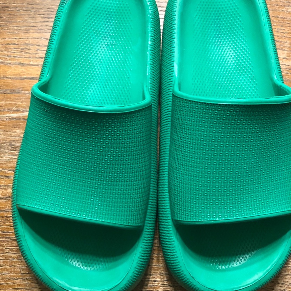 Green cloud Slide Sandals